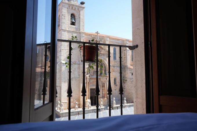 Apartamentos Turisticos Empecinado Roa Luaran gambar