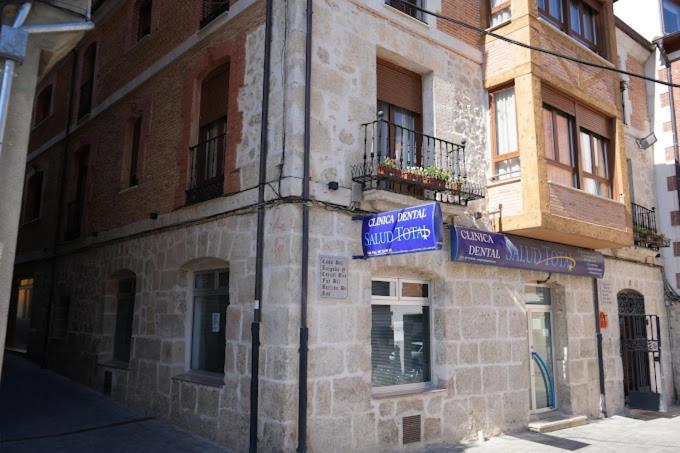 Apartamentos Turisticos Empecinado Roa Luaran gambar